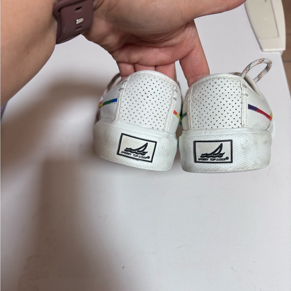 Sperry - Picture 4 of 5